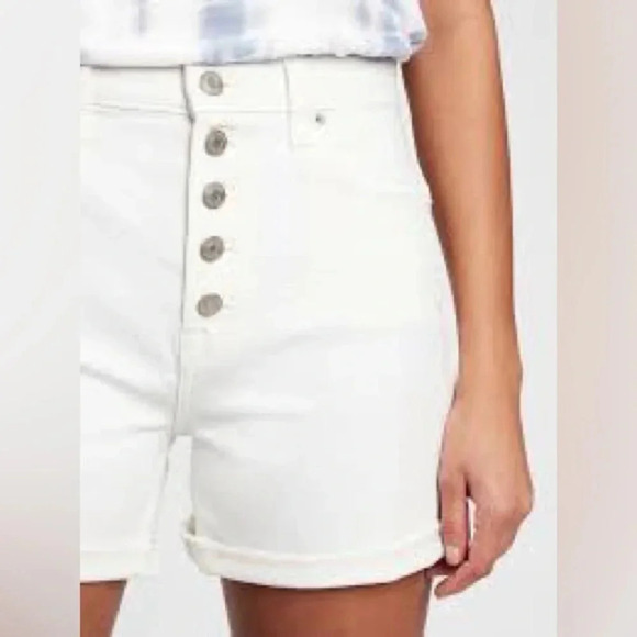 Gap White 4” High Rise Button Fly Cuffed Hem Shorts - Picture 1 of 6